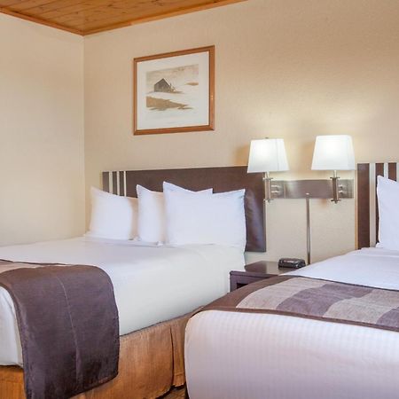 Econo Lodge Inn & Suites Medicine Hat Buitenkant foto