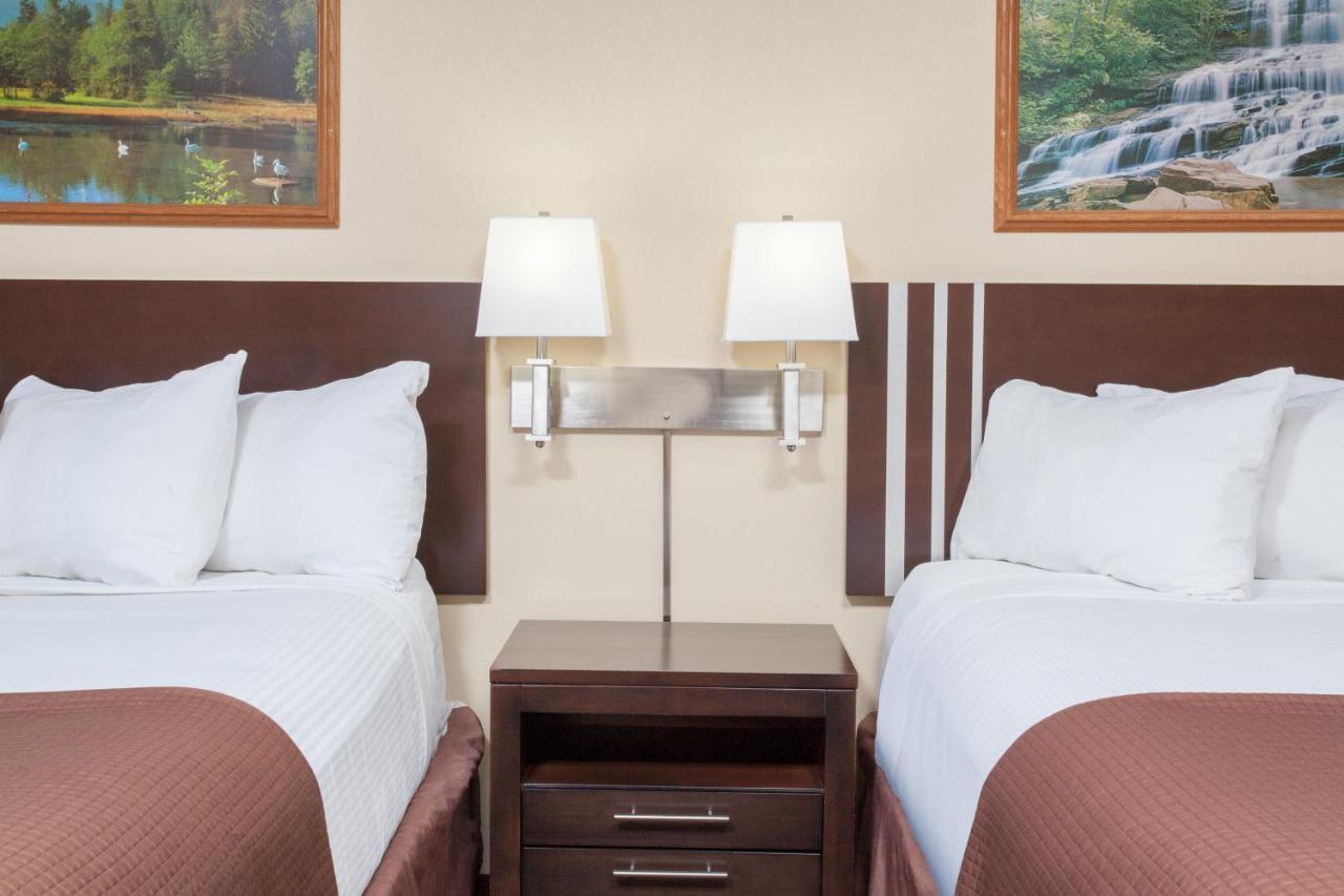 Econo Lodge Inn & Suites Medicine Hat Buitenkant foto