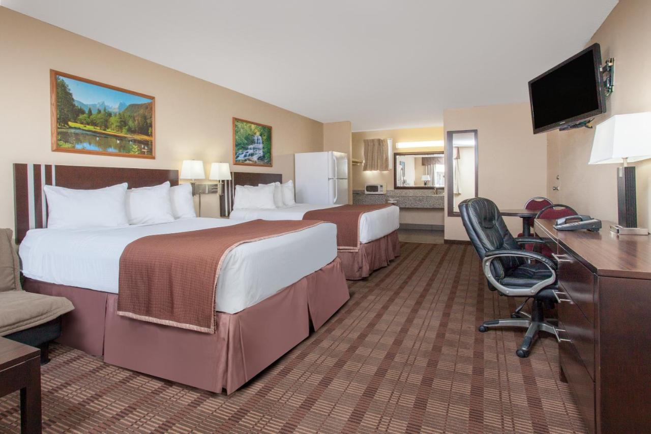 Econo Lodge Inn & Suites Medicine Hat Buitenkant foto