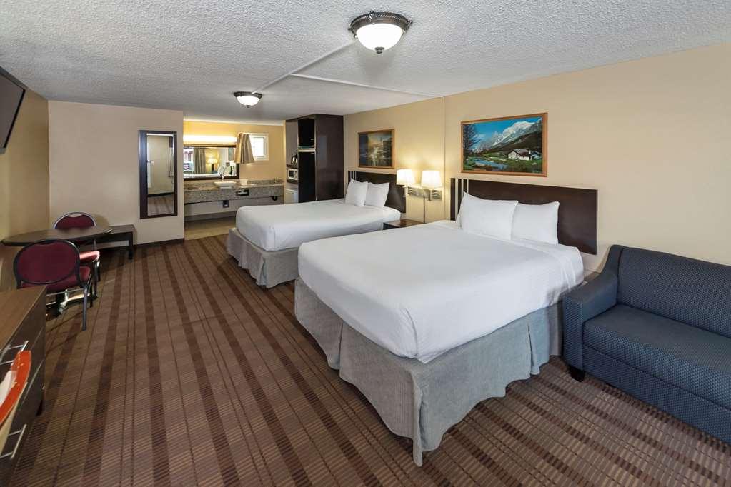 Econo Lodge Inn & Suites Medicine Hat Kamer foto