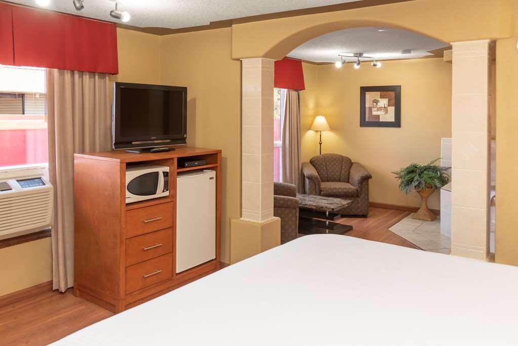 Econo Lodge Inn & Suites Medicine Hat Kamer foto